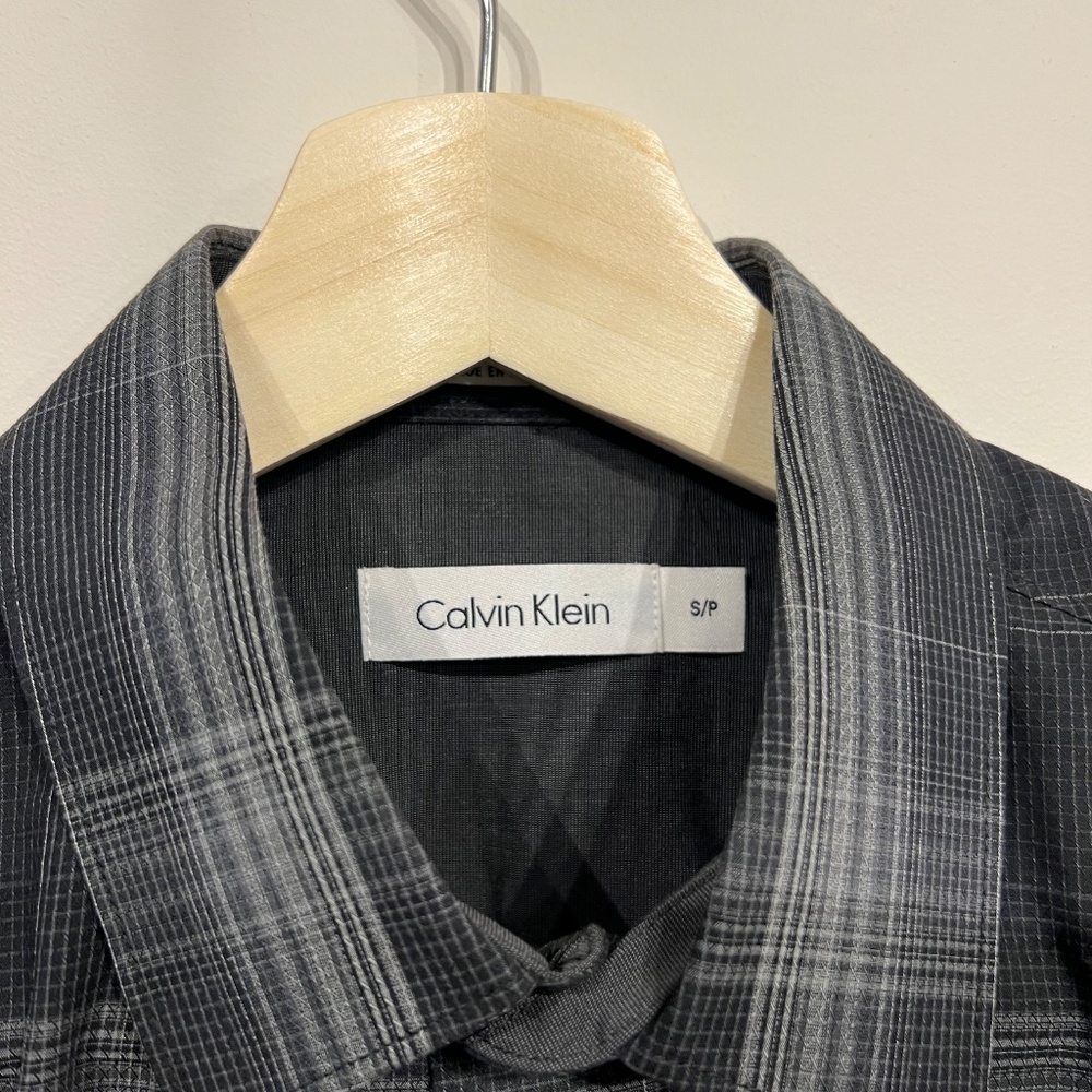 Calvin Klein Button up - Picture 3 of 3